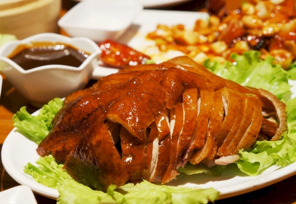 Vịt được quay với 7 loại gia vị khác nhau